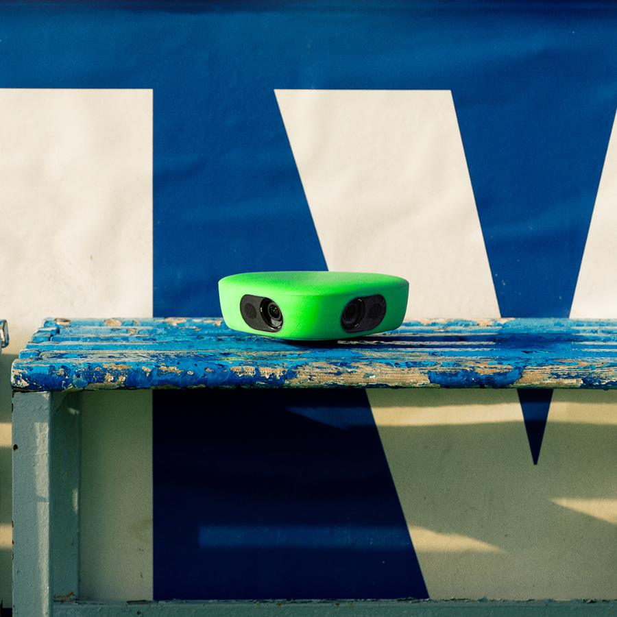 Camera VEO pe banca de rezerve a unui stadion